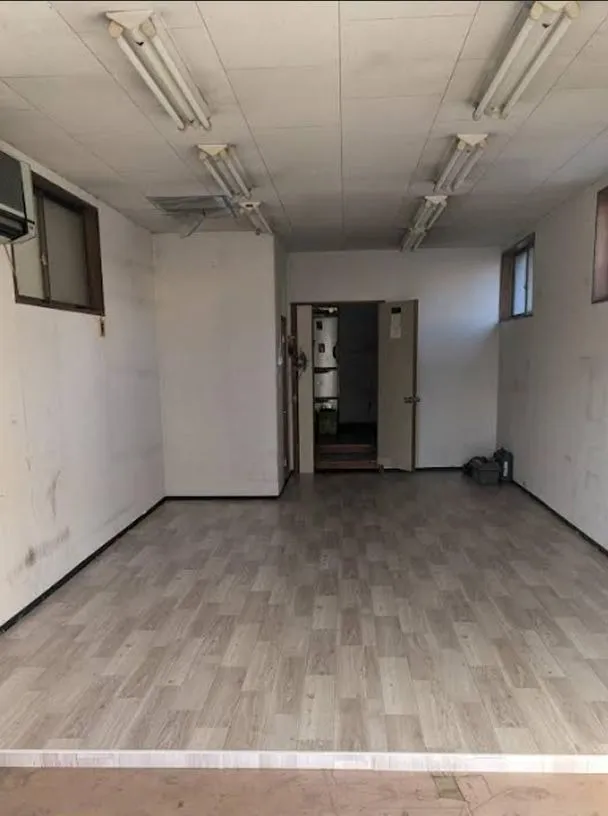 内装の片づけからスタート!あたたかみのあるフローリングへ